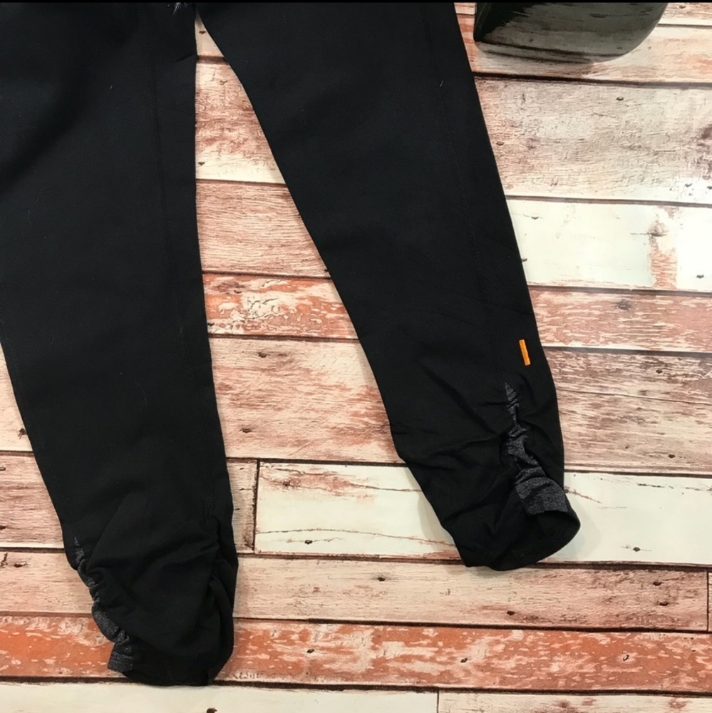 Lucy cropped yoga leggings